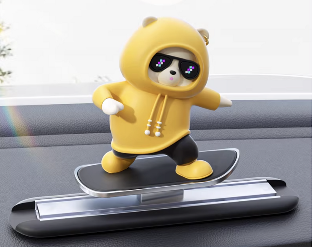 Skatingboard Bear dashboard decorations